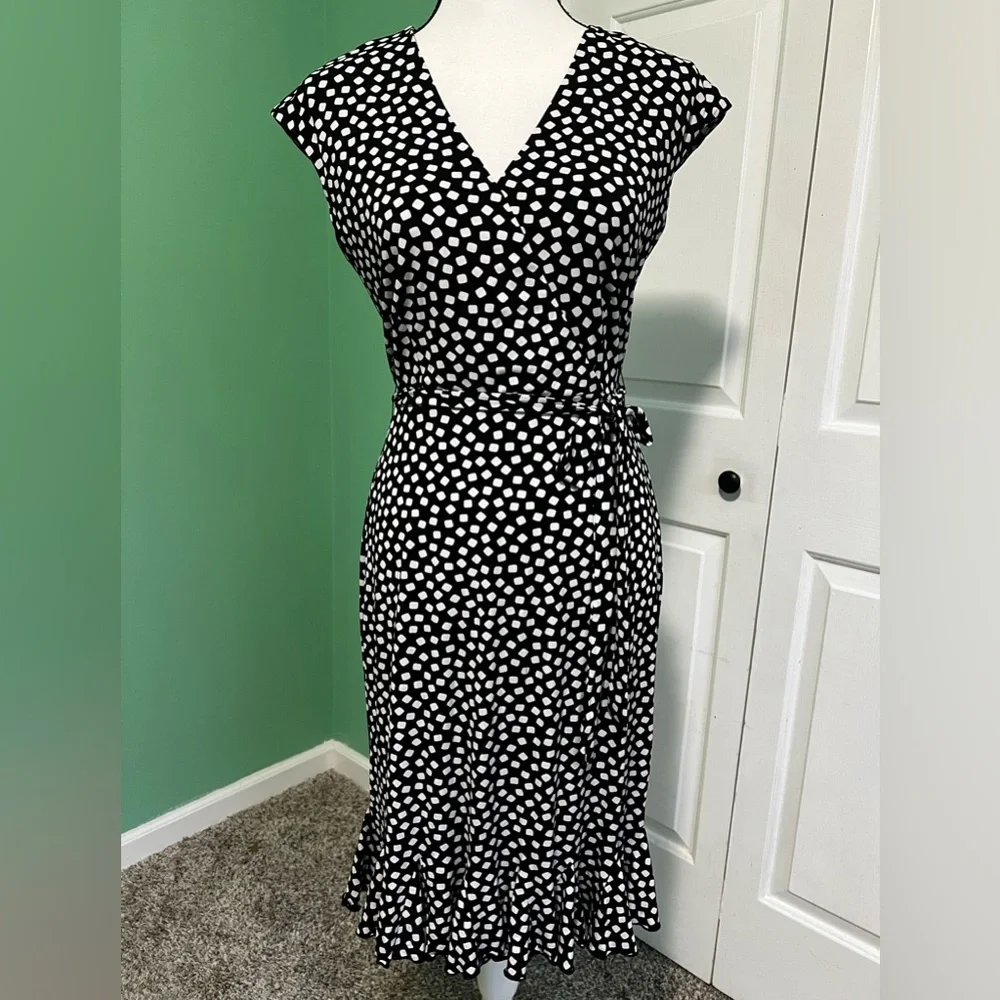 Dress - Picture 3 of 7